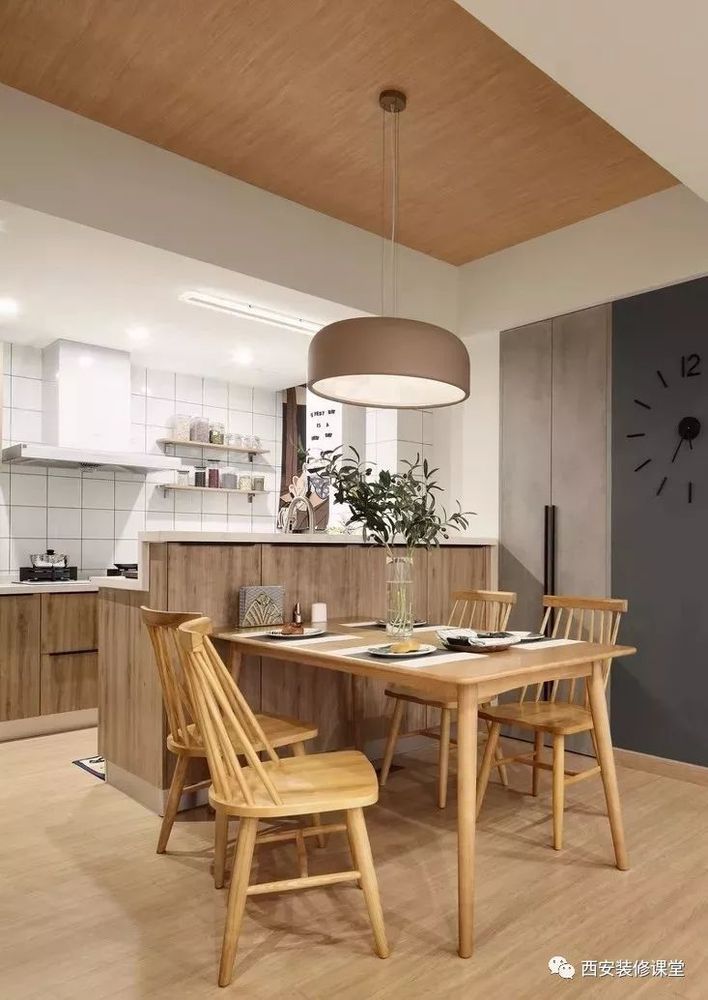 所以準(zhǔn)備賣了房子再加錢(qián)換一套商品房