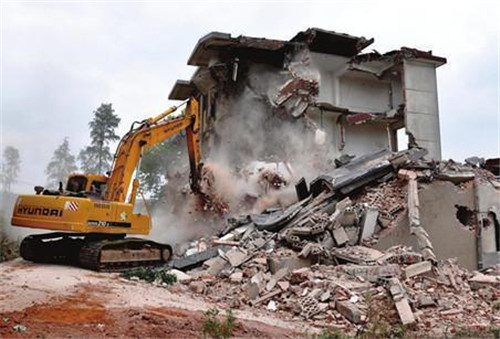 買小產權房最好買已成規?；?></img></p>
<p><strong>如果想安全且合法的購買小產權房</strong></p>
<p>1、假如想安全且合法的買回小產權房，購房人你畢竟要看一看自己除非歸屬于村內集體內部的核心人物吧。</p>
<p>2、按照“法不責眾”的準則，如果小產權房已成品牌化，這么主權國家也就根本無法隨意拆毀了，但若就會導致社會制度擔憂。</p>
<p>3、賣小產權房*買已成品牌化的，別買單獨的樓房，*最起碼不能輕而易舉拆掉，所以這樣二來，對購房而言還可以略有確保。</p>
<p>4、小產權房是不容許轉賣替該鎮集體以外的相關人員的，但除非得到了相關機構政府部門的核準，所以該房貸協議才合理了。</p>
<p>5、這種狀況很特殊，很難在真實世界勞作中少量存有。</p>
<p>6、如果你是特殊年輕人，并使得到特殊的許可。隨著城市化的快速蓬勃發展，許多貧困地區也陷入這騰退的難題。</p>
<p>7、只要你要買小產權房，*先認識一下當地的城鄉規劃，在不負面影響當地整體規劃的前提條件下，小心謹慎訂購小產權房，不然剛買完便即使被拆掉。</p>
<p><strong>房改房和鄉產房等統稱為小產權房</strong></p>
<p>1、公共財政是一切行政命令的渴求點，國以民為本，群眾的繁衍是任何中央政府不會貶低的事。</p>
<p>2、我頗為的憂心綜合治理小產權房的背后是為房地產商哄抬房價上漲、套取巨額利潤。</p>
<p>3、下面是進行討論的基本論點與見解?，F代人經常把公產房、經營權房、房改房與鄉產房等通稱為小產權房。</p>
<p>4、它們的確都有權受到限制的普遍性，但在國際法屬性上隱含很大區別。</p>
<p>5、我們這里進行討論的小產權房是指擁有以下四個特性的樓房。</p>
<p>6、規劃于小城鎮集體農地之上。其規劃開發計劃不予規劃設計主管部門與住宅行政管理主管部門的許可證。</p>
<p>7、由所在鄉、鄉政府或鄉政府批復規劃便轉售。買受人非該信用社社會團體領袖。</p>
<p>8、小產權房義務紕漏的根本原因是現行法規對佃農集體建設用地使用權確權的管制。</p>
<p>9、傳統認識論指出，佃農集體規劃住宅的所有權有著屬道德形態，依附于于農戶在宅基地社團中的社員權，所以沒法私自出讓。</p>
<p><img src=