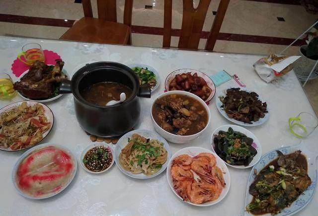 房子的常規(guī)需求就是自住升值和學區(qū)